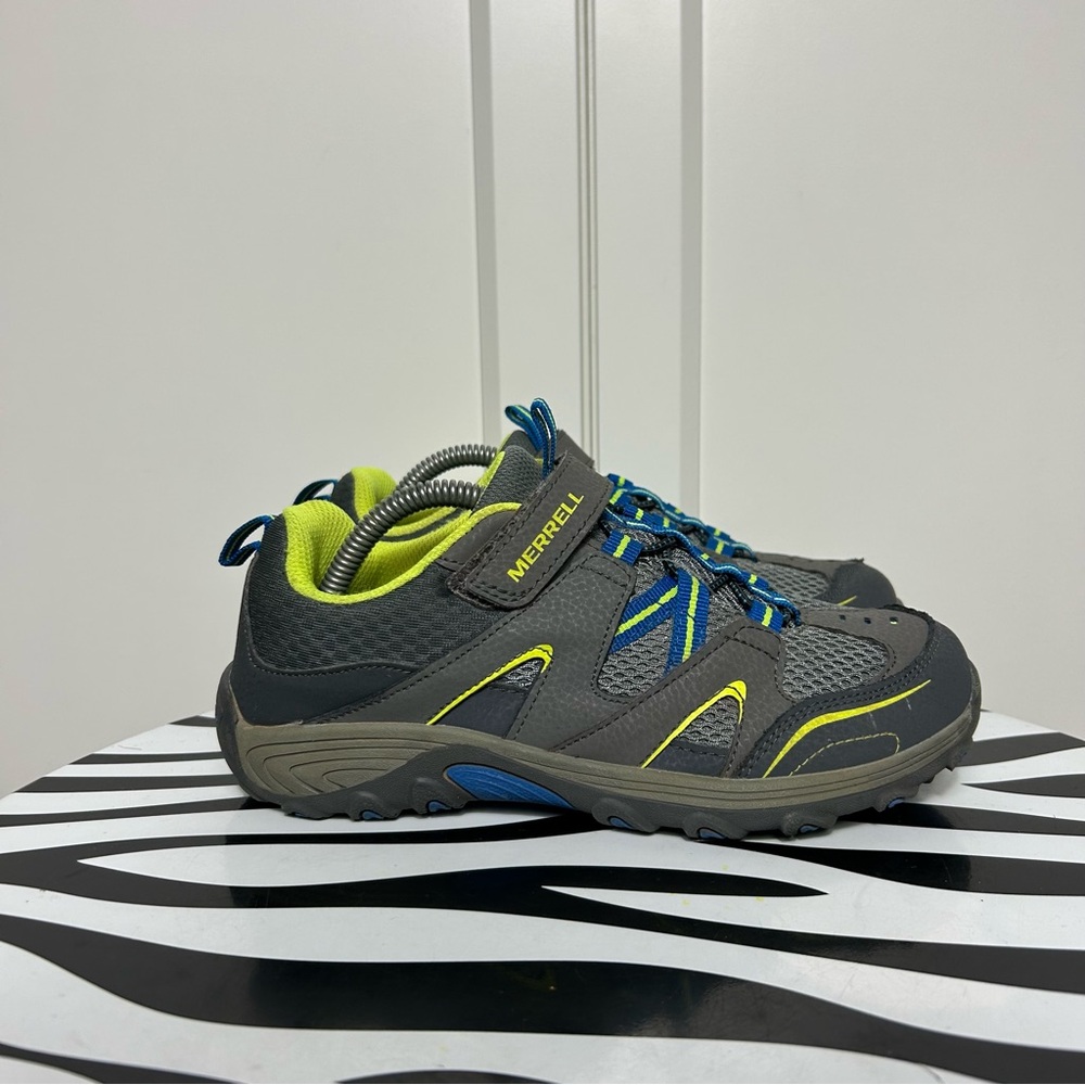 Merrell trail chaser Kids' Gray Sneakers with Blue and Yellow Accents